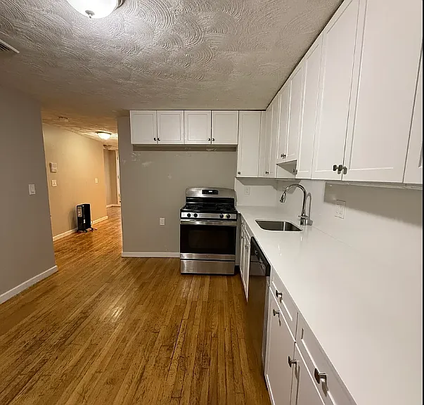 7 Medford St #1R — Photo 3