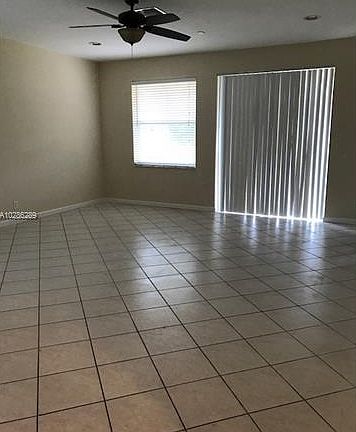 4th image of 540 Live Oak Ln