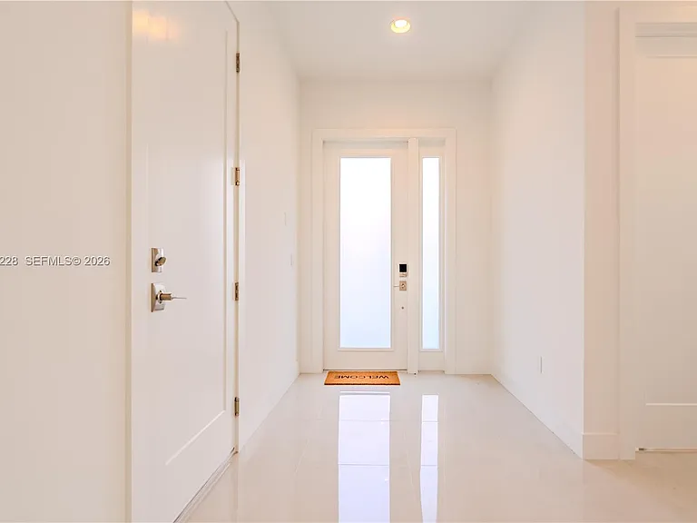 1427 SW 23rd St — Photo 17