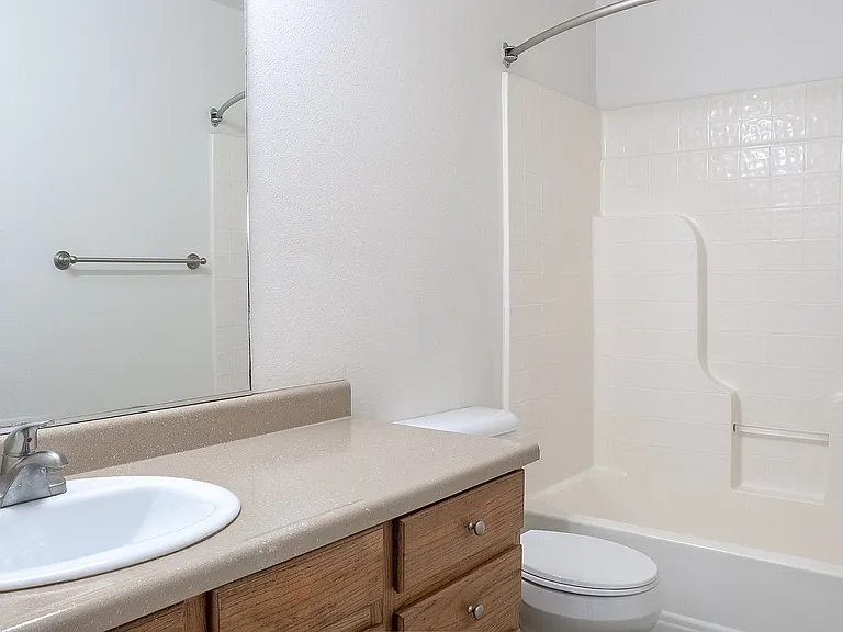Aspen Grove Apartments - Hillsboro Oregon - Bathroom