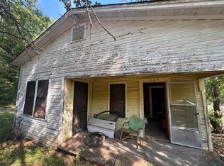 909 Elysian Fields Ave, Marshall, TX 75670