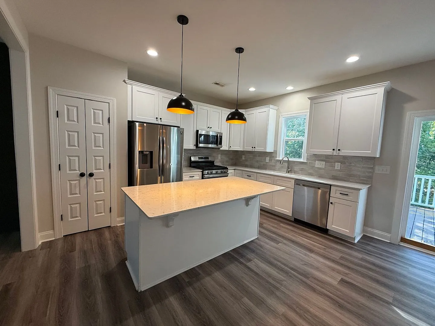 Beautiful 3 bedroom, 2.5 bath house — Photo 2
