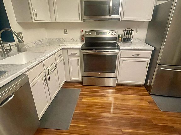 3rd image of 4972 Finnegan Ct #4972