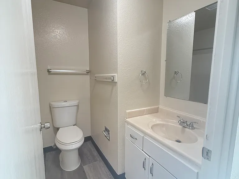 Reed Oaks Apartments — Photo 13