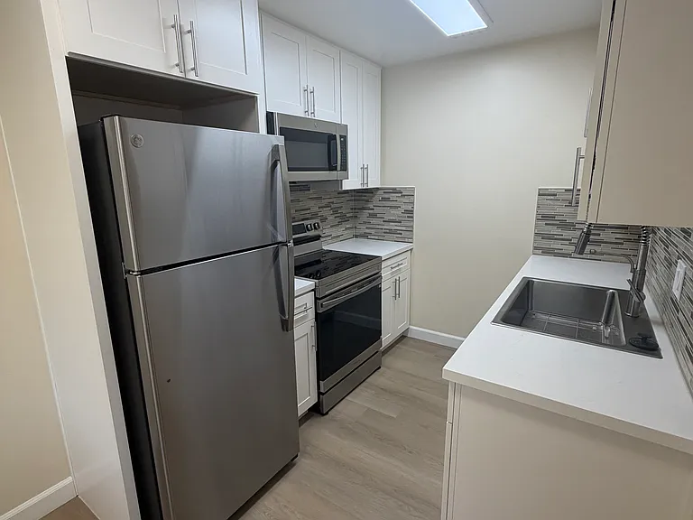1656 Newhall St #2 — Photo 2