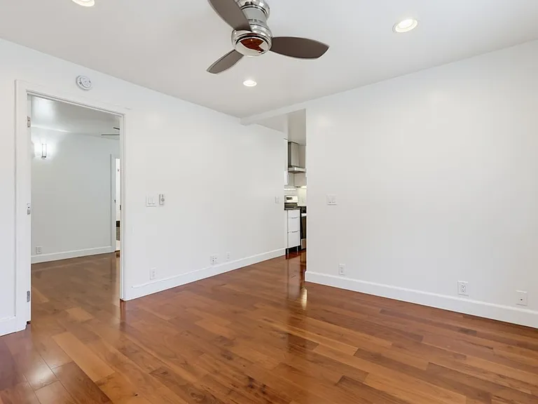 1470 Rosecrans Street — Photo 8