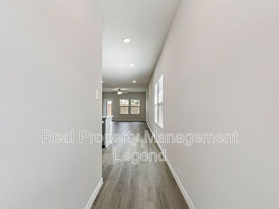 3rd image of 606 Travine Dr