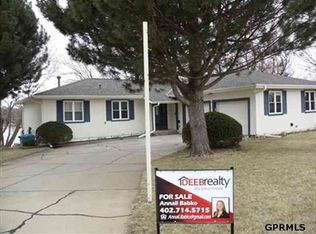336 Shorewood Ln, Waterloo, NE 68069