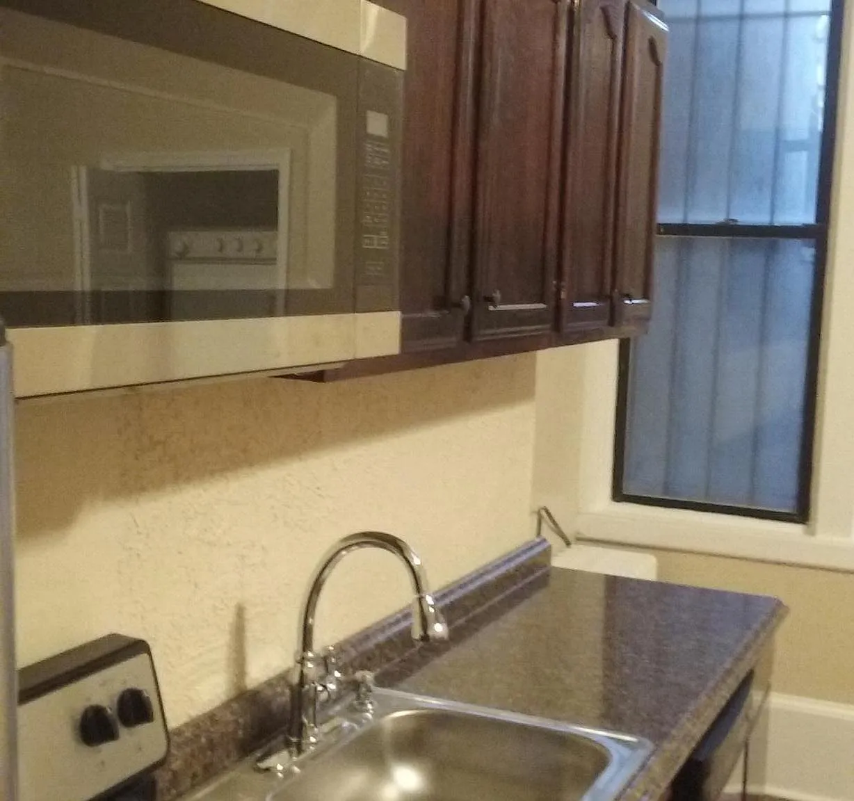 1 bed, 900 sqft, $1,097 — Photo 3
