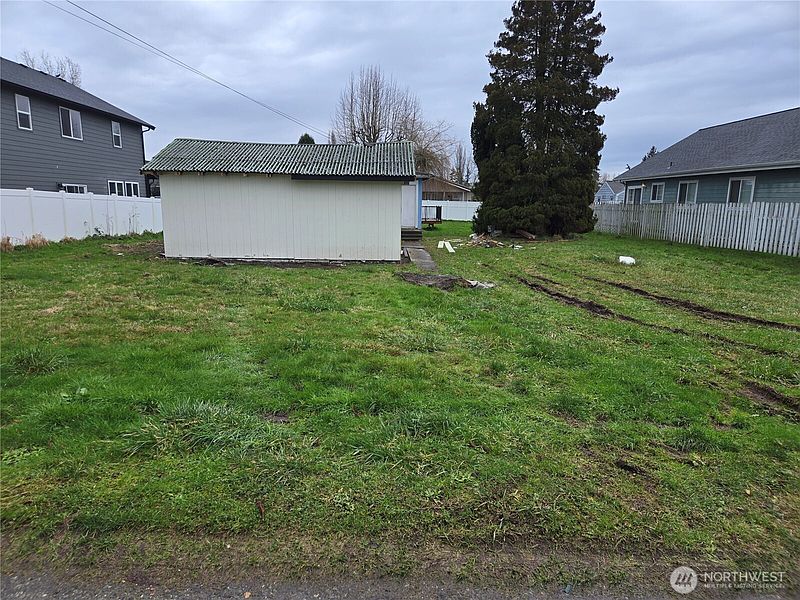 5th image of 456 D Street Street