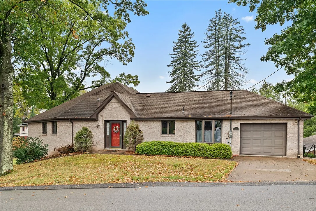 4 bed, 3.5 bath, 1294 sqft, $2,650 — Photo 2