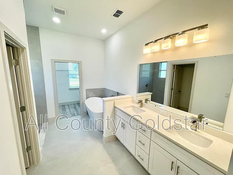 311 Yule St — Photo 13