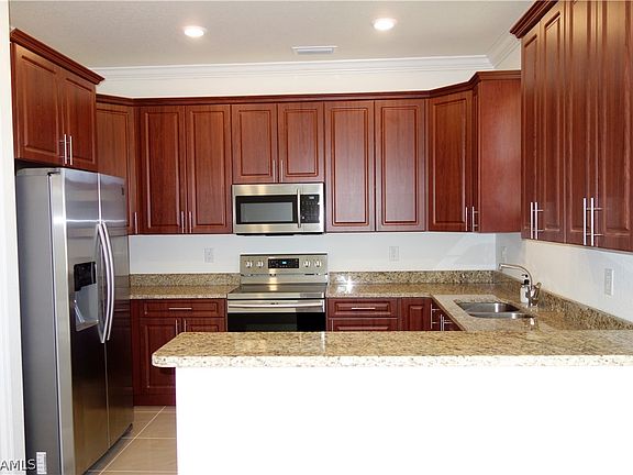 5th image of 830 NE Van Loon Lane Cpe
