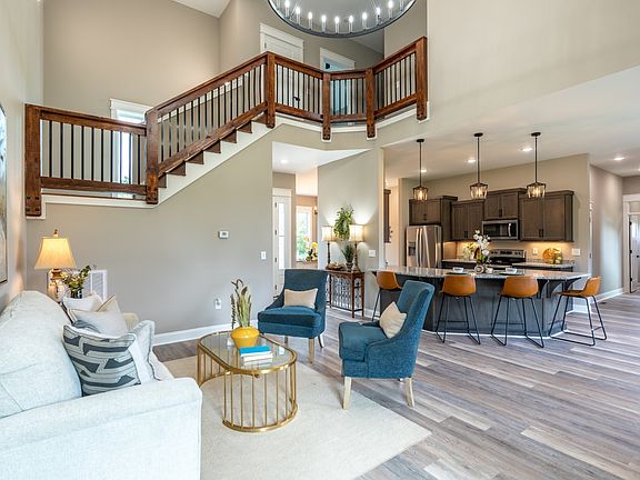 2nd image of 102 Heritage Hills Ln