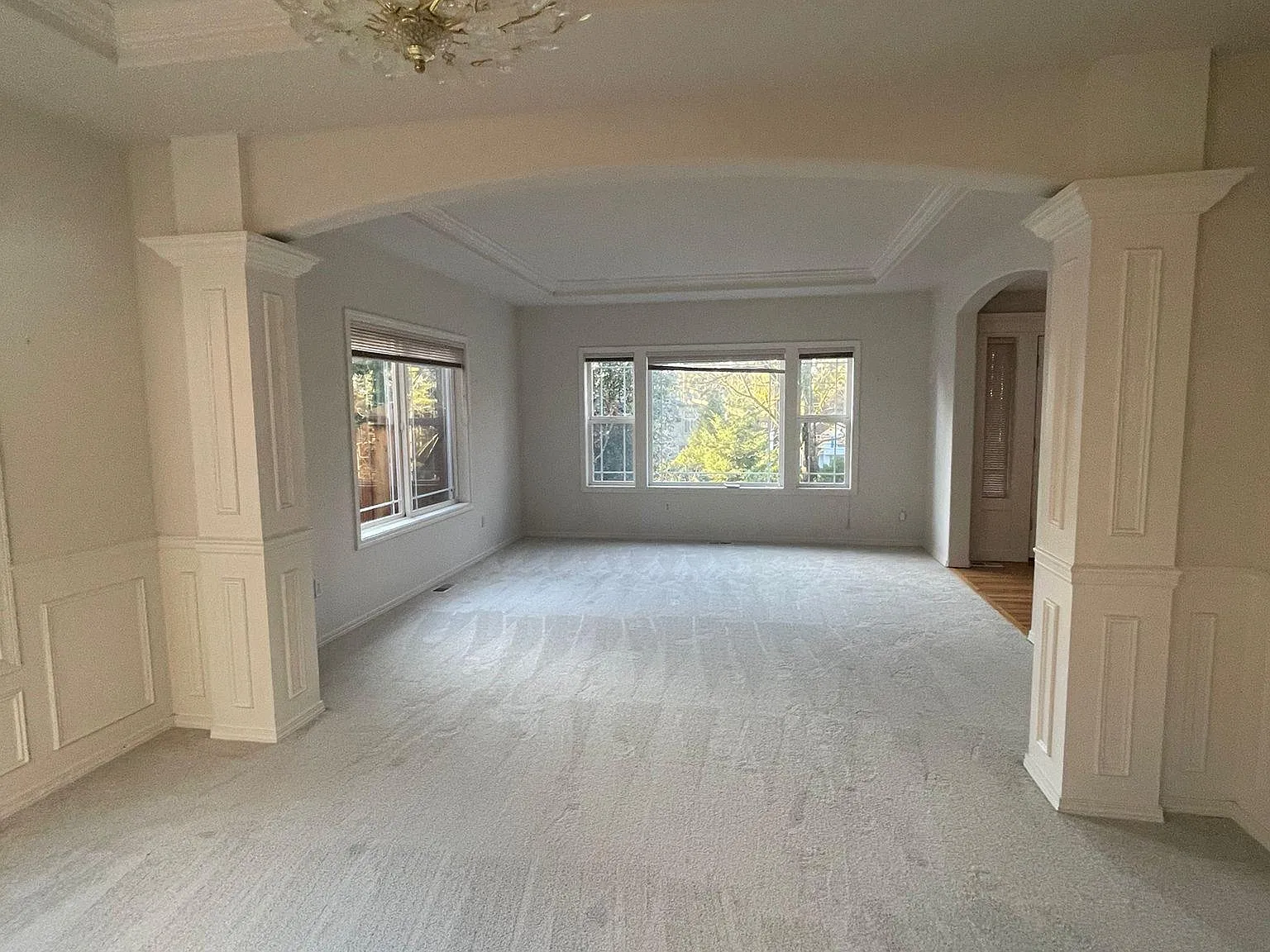 4 bed, 2670 sqft, $4,895 — Photo 3