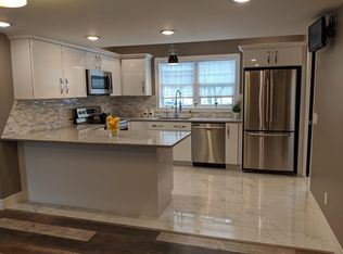 46 Oxford Rd APT 2, New Hartford, NY 13413