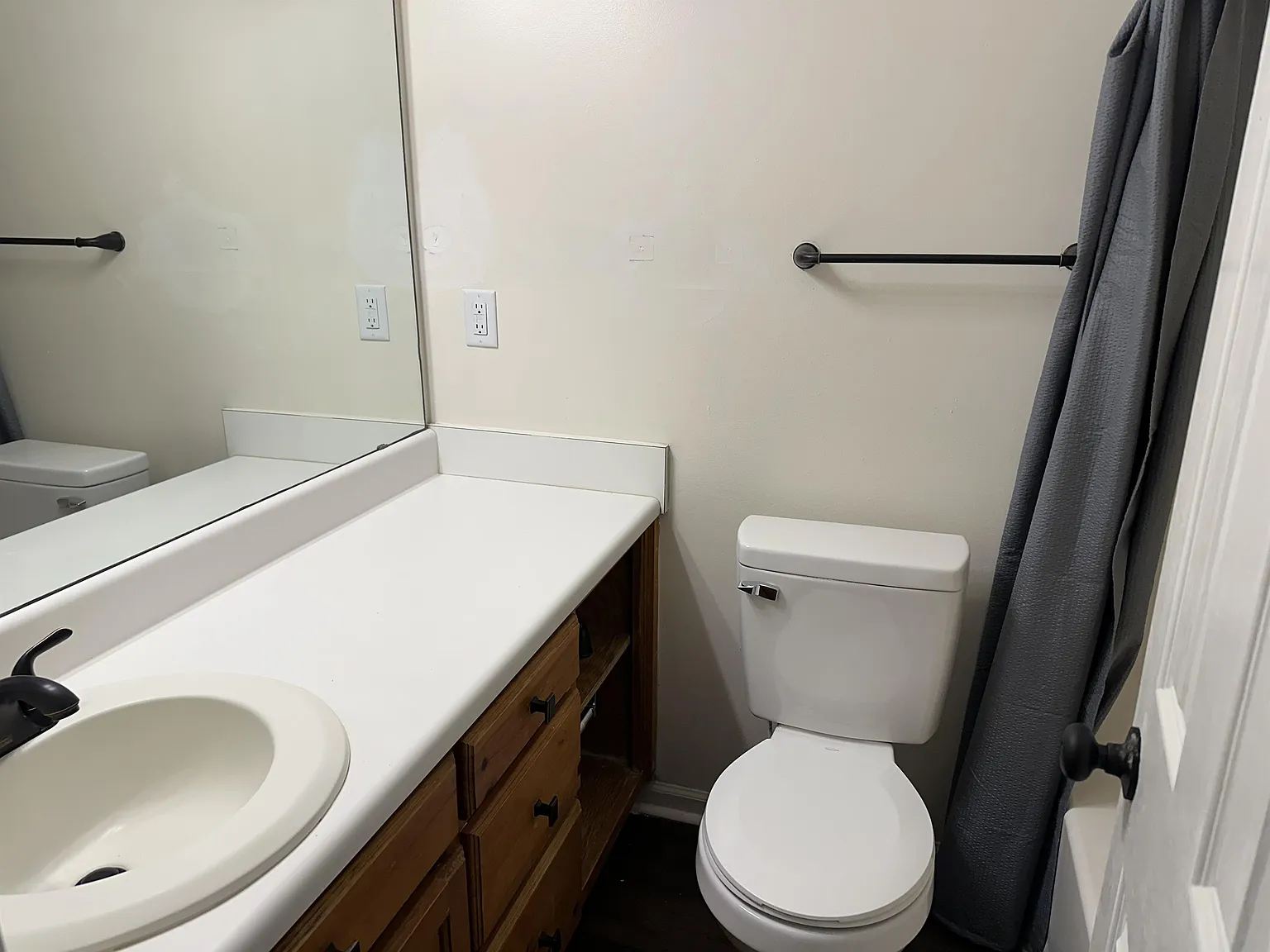 306 Moore Apartments - A 1 — Photo 3