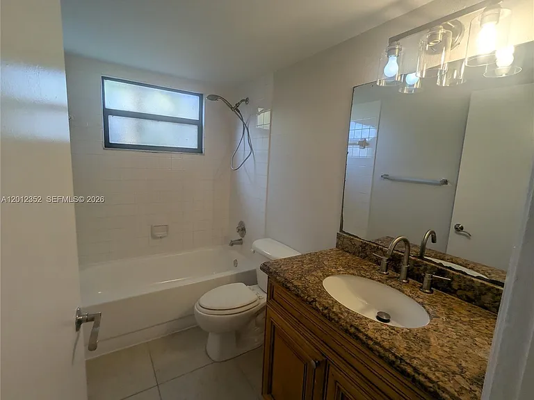 1564 Lake Crystal Dr #F — Photo 10