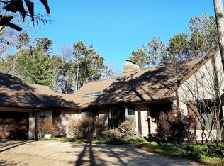 10520 Deerpath Rd, Woodstock, IL 60098