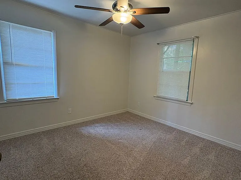817 Anthony St — Photo 24