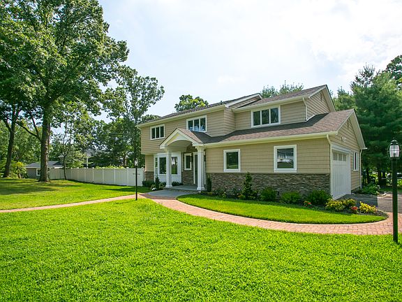 2nd image of 27 Hilltop Ct