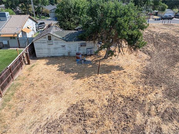 3rd image of 1490 Cameron Ln