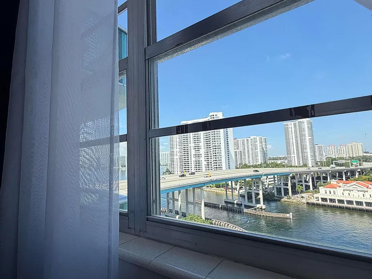 19390 Collins Ave #1103 — Photo 29