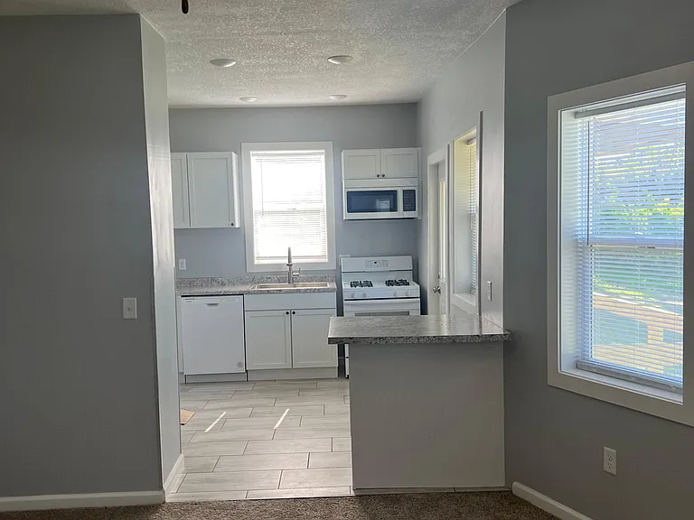 613 Pershing Ave #1 — Photo 10