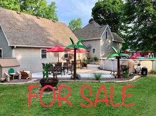 121 Sherman St, Nokomis, IL 62075