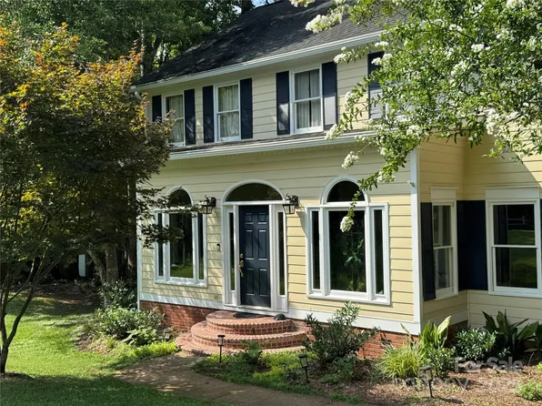 1112 Carole Ct, Matthews, NC 28104