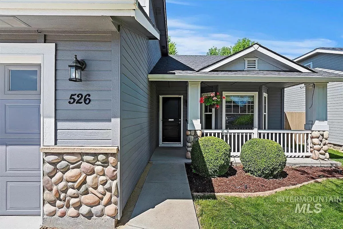4 bed, 2.5 bath, 1887 sqft, $2,970 — Photo 1