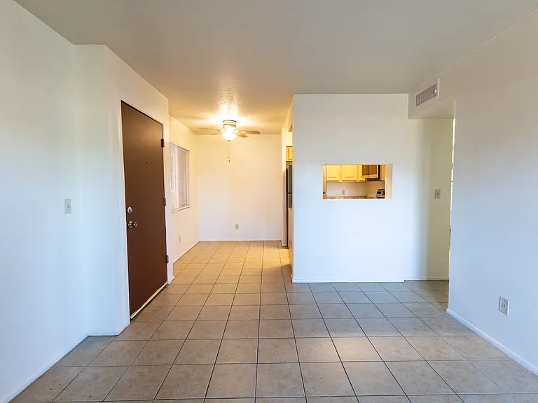 1810 E Blacklidge Dr #101 — Photo 8