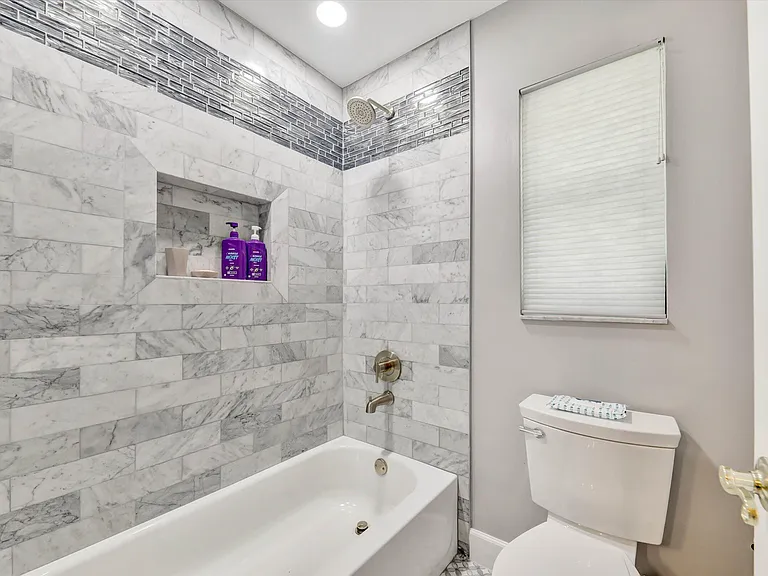 10370 NW 50th Ct — Photo 37