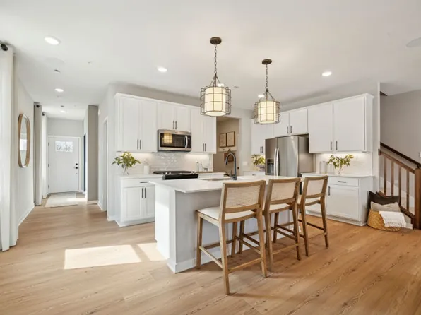 32738 Sandridge Run, Avon Lake, OH 44012