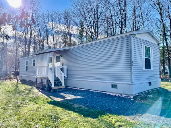 15 Greentree Dr, Plattsburgh, NY 12901