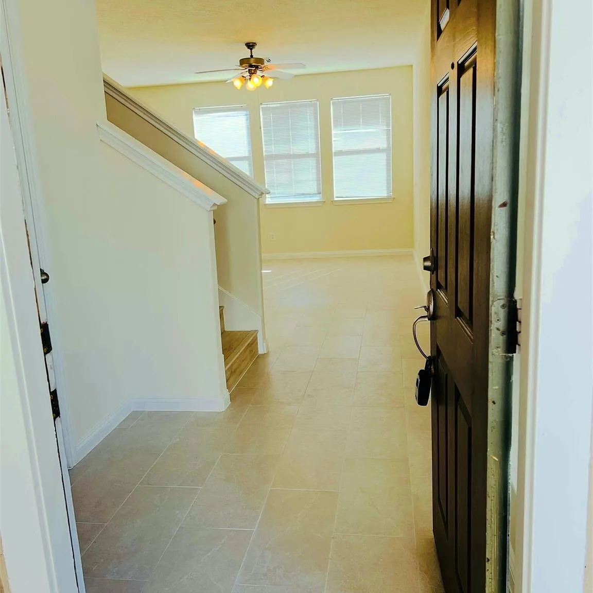 3 bed, 2.5 bath, 1754 sqft, $1,850 — Photo 4