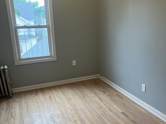 5th image of 146-11 Lakewood Ave Floor 2