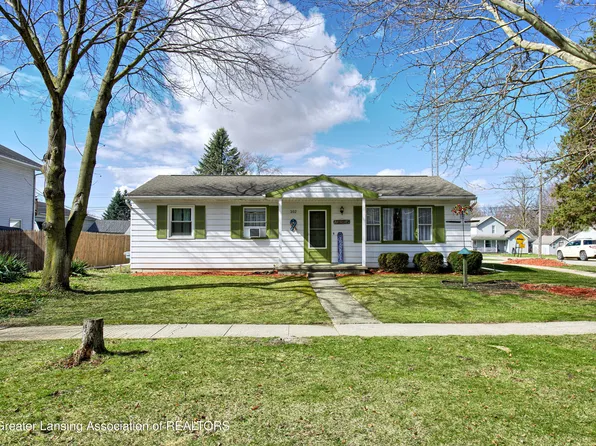 302 S Summit St, Webberville, MI 48892