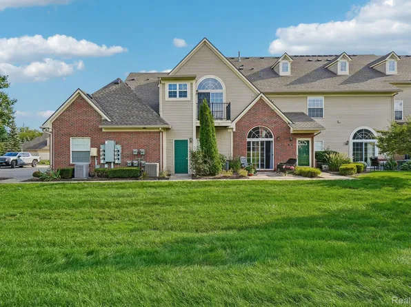7821 Ambassador Dr, Shelby Township, MI 48316