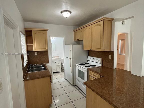 3rd image of 745 NE 122nd St APT 2