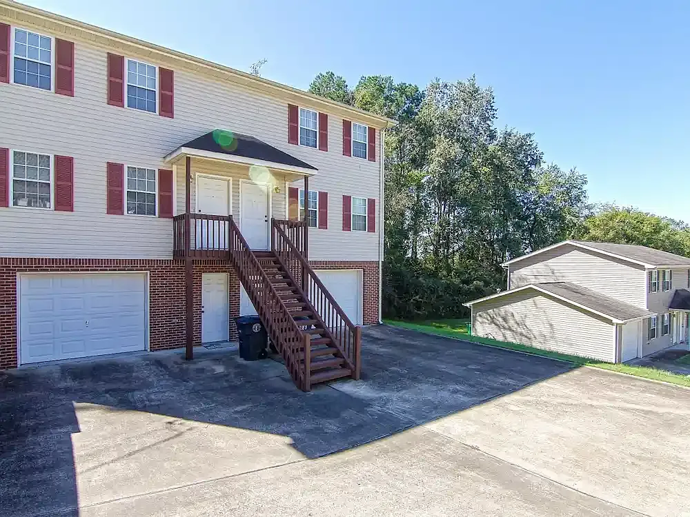 Tiffany Lane Duplexes — Photo 3