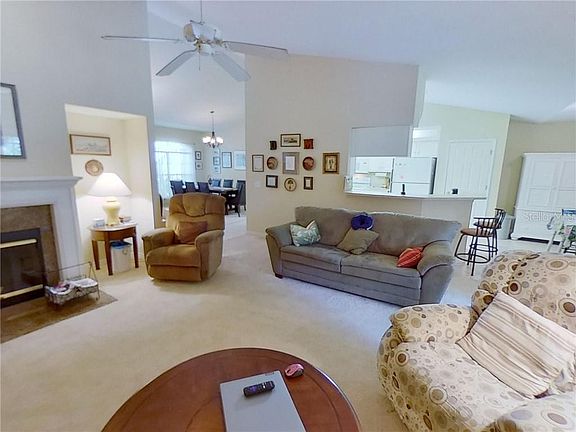 5th image of 1075 W Seagate Dr