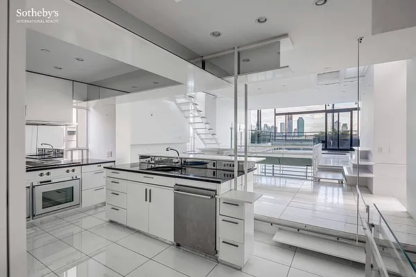 Rented by Sotheby's International Realty | media 25