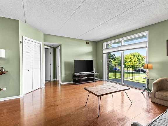 5th image of 11019 Deblin Ln APT 2D