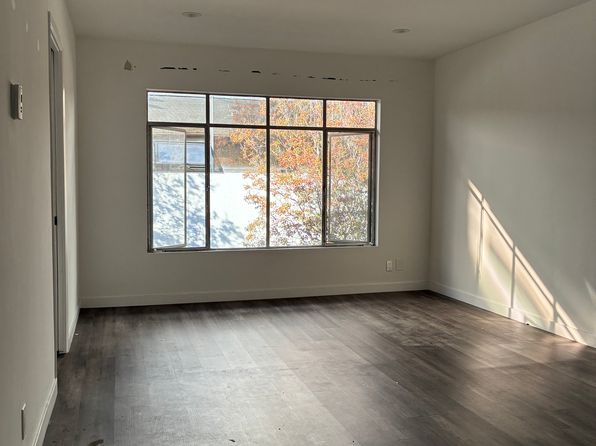 259 N Euclid Ave #18A