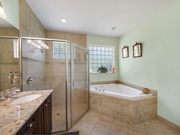 5th image of 2220 W Pineridge Ct