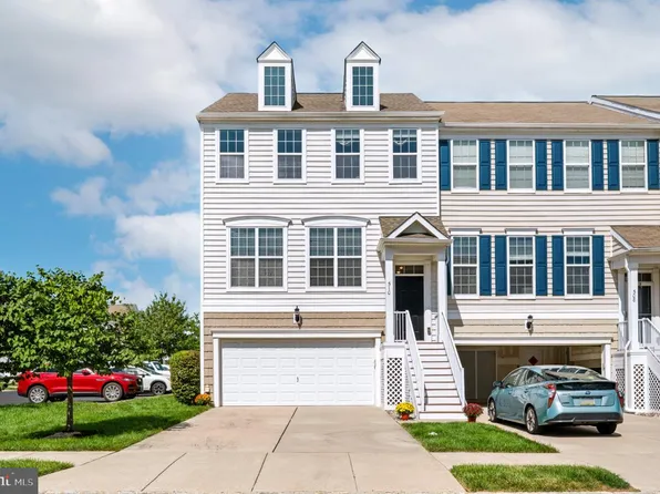 510 Ellison Dr, North Wales, PA 19454