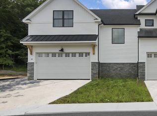 20 Village Cir UNIT 20, Guilford, CT 06437