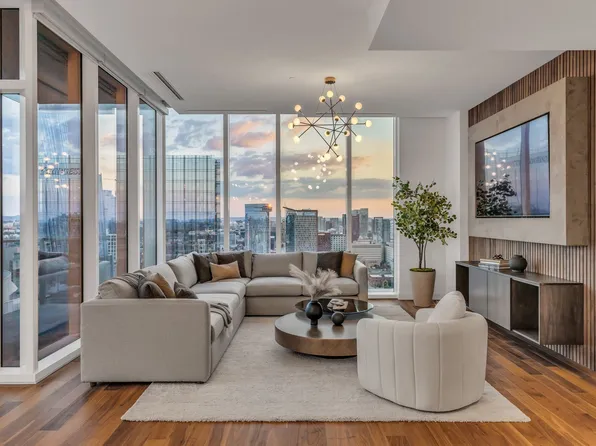 160 2nd Ave S APT 2802, Nashville, TN 37201