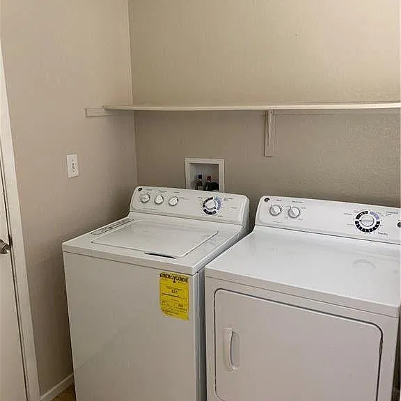 2902 Crisp Wind Ct — Photo 11